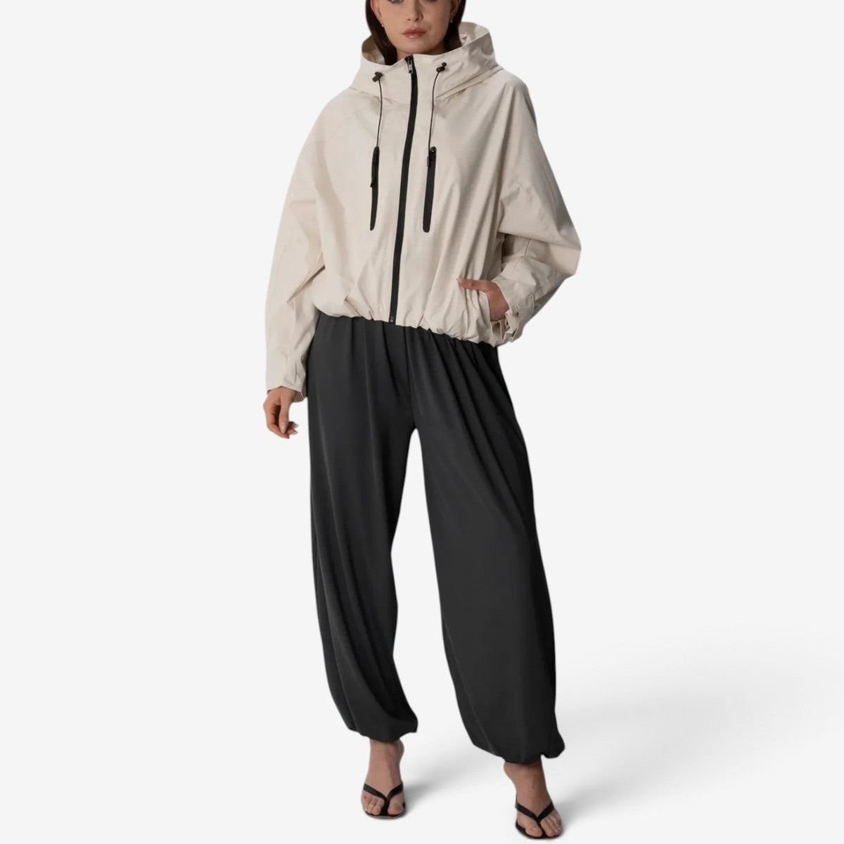 Amara™ Oversized vindjakke med hette